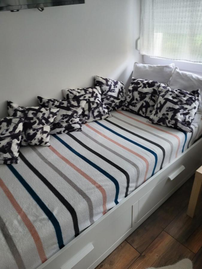 קוטינה Studio Apartman Tamai מראה חיצוני תמונה